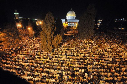 300 ألف فلسطيني يحيون ليلة القدر في المسجد الأقصى